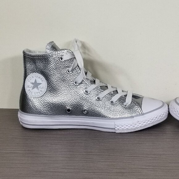 Converse Chuck Taylor All Star Sneakers, Silver Leather, Little Kid Size 3 / 35 - Picture 8 of 12